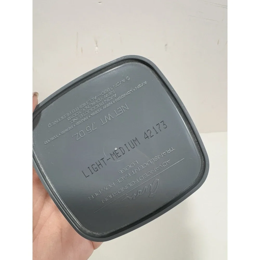 Avon Advance Foundation Translucent Light / Medium Face Powder Loose W Liposomes